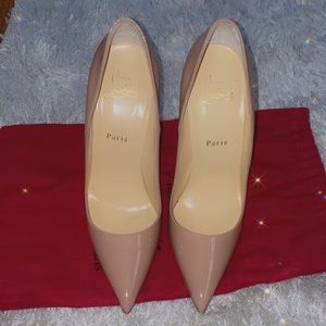 So Kate 120 Patent Nude
CHRISTIAN LOUBOUTIN